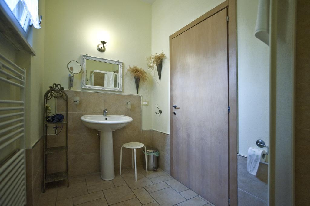 Sogno D'Oro B&B Поджібонсі Номер фото