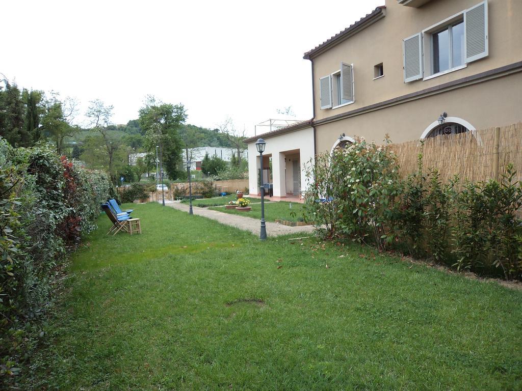 Sogno D'Oro B&B Поджібонсі Екстер'єр фото